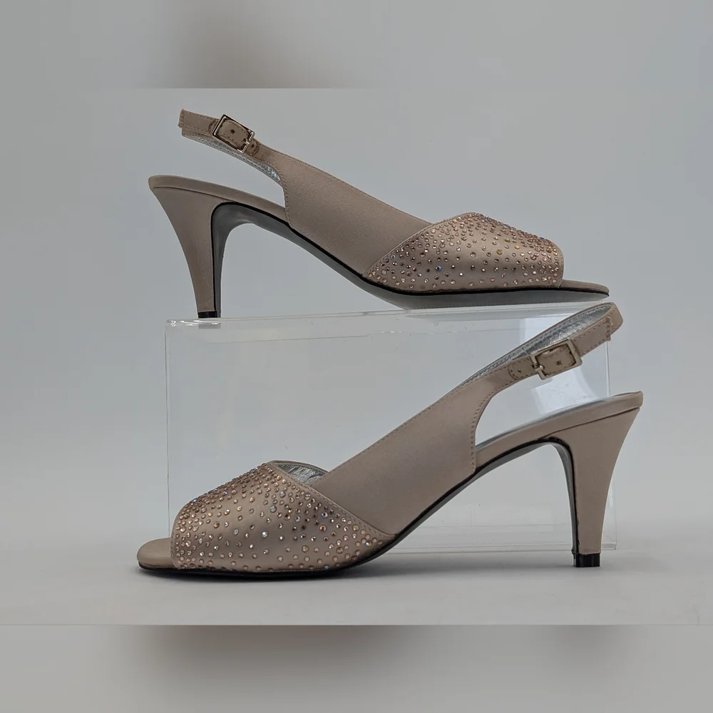 Like New David Tate Sz 10M Satin Champagne Designer Rhinestones Heels Slingback